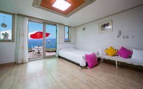 Seokmodo White Wing Pension