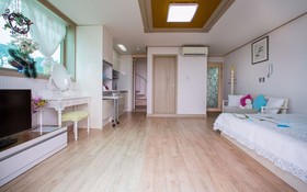 Seokmodo White Wing Pension