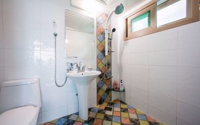 Seokmodo White Wing Pension