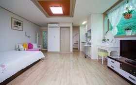 Seokmodo White Wing Pension