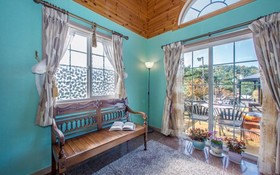 Seonjedo Iris Pension