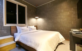 Jecheon Case Hotel