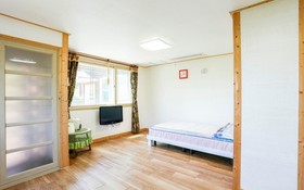 Jecheon Haereul Pumeun Dal Pension