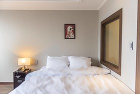 Hotel Check Inn
