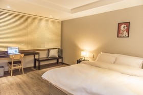 Hotel Check Inn