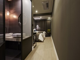 Urban Island Hotel