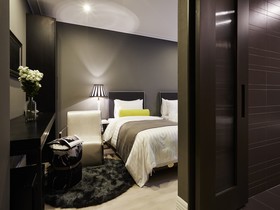 Urban Island Hotel