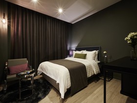 Urban Island Hotel