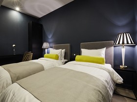 Urban Island Hotel