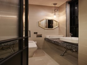 Urban Island Hotel