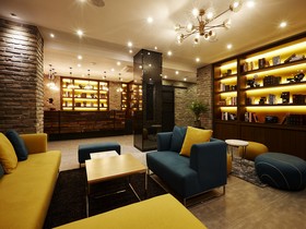 Urban Island Hotel