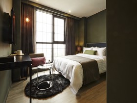 Urban Island Hotel