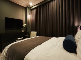 Urban Island Hotel