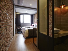 Urban Island Hotel