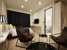 Urban Island Hotel