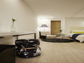 Urban Island Hotel