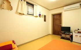 Jeonju Gyodong Baekjak Hanok Stay