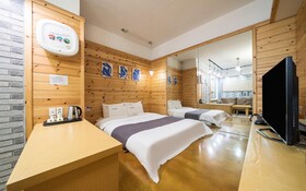 Jeonju Sanjeondong Cheotbeonjjae Hotel