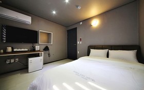 Adios Hostel