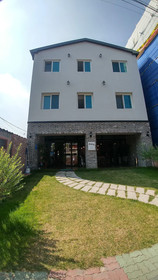 Alley Guesthouse
