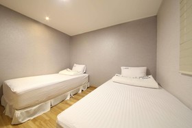G House Mini Hotel & Guest House - Hostel