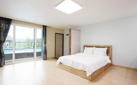 Gyeongju Hay Day House Pension