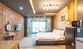 Gyeongju Jeje Pool Villa Pension