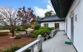 Gyeongju Songlim Byeoljang Pension