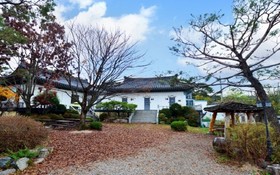 Gyeongju Songlim Byeoljang Pension