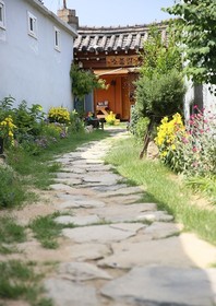 Gyeongju Sopung Gil Hanok Stay