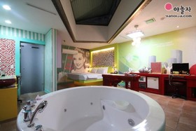 Sugar Hotel