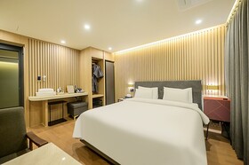 Mokpo H Avenue Hotel Peace Plaza