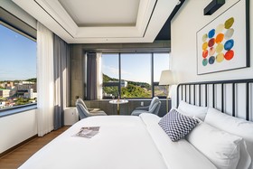Urban Hotel