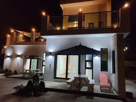 Lim Sea Side Poolvilla Pension