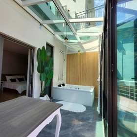 Lim Sea Side Poolvilla Pension