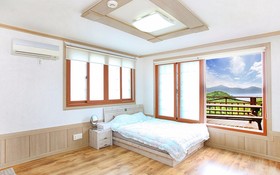 Namhae Baramkkot Pension
