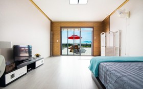 Namhae Skyblue Sea Pension
