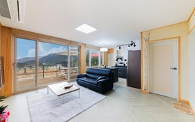 Namhae Traum House Bed and Breakfast