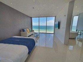 Daytona Pool Villa