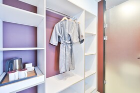 Hotel 701