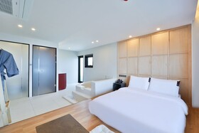 Hotel 701