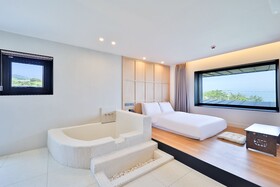 Hotel 701