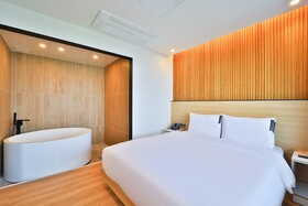 Hotel 701