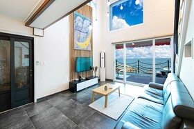Pohang Couple Stone Pension