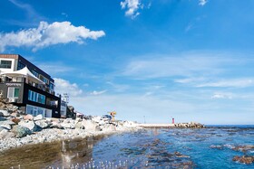 Pohang Couple Stone Pension