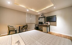 Pohang Daedodong White