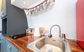 Pohang Glampingaen and Caravan Pension