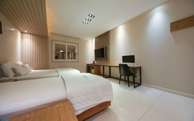 Pohang Jukdo Market Hotel A1