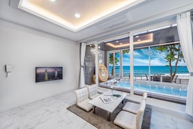 Pohang Playbeach Pool Villa