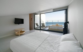 Pohang Red House Ocean Hills Pool Villa
